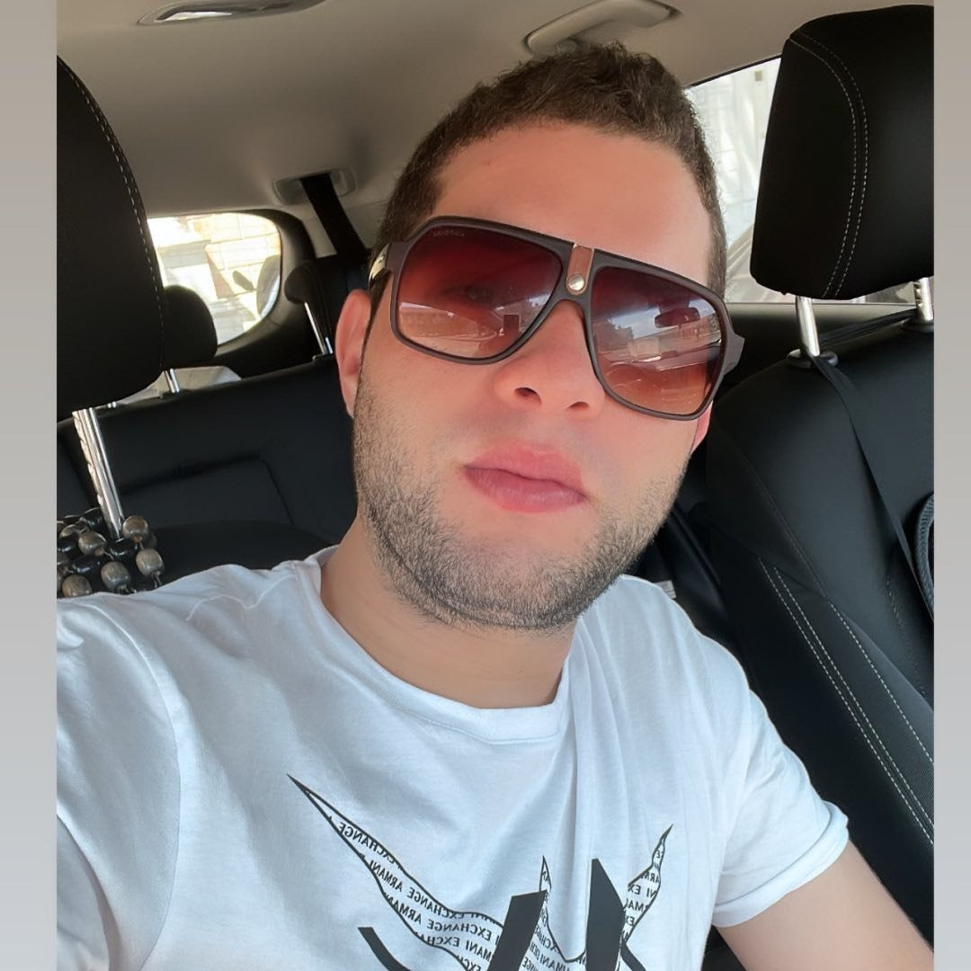 <strong>Andres Giraldo</strong>